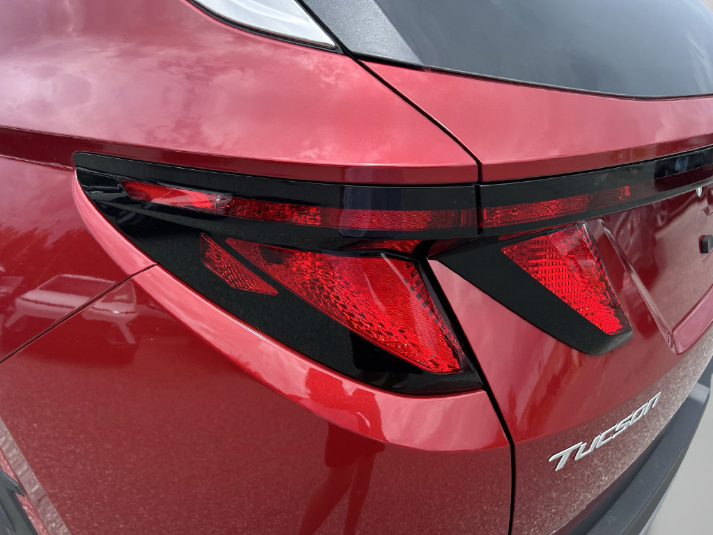Certified 2025 Hyundai Tucson Limited AWD/4WD image 14