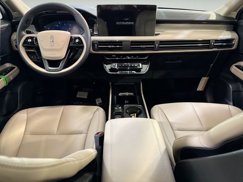 New 2026 Lincoln Corsair Premiere w/ Rear Removable Package Tray FWD image 23