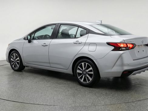 Used 2025 Nissan Versa SV image 6
