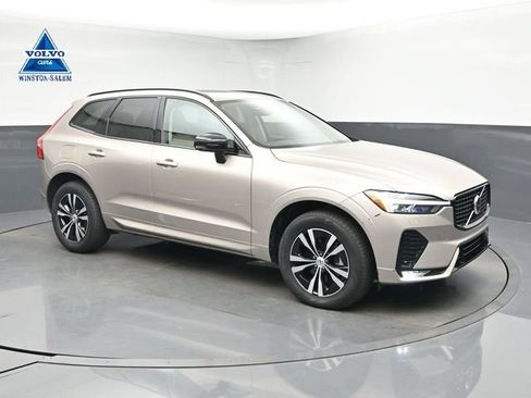 Used 2024 Volvo XC60 B5 Core w/ Protection Package Premier AWD/4WD image 1