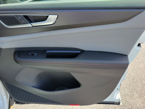 New 2026 Volkswagen Atlas Peak Edition image 8