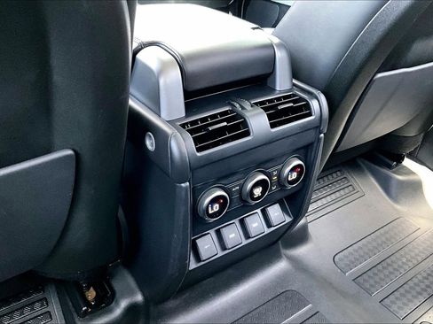 Used 2020 Land Rover Defender 110 HSE image 34