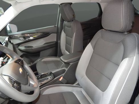 Used 2026 Chevrolet TrailBlazer LT w/ Driver Confidence Package image 35