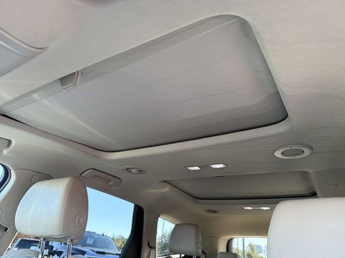 Used 2018 Buick Enclave Essence image 3