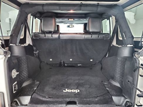 Certified 2017 Jeep Wrangler Unlimited Sahara AWD/4WD image 32