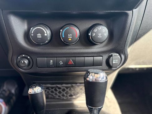 Used 2015 Jeep Wrangler Unlimited Sport image 33