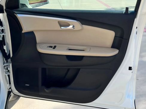 Used 2012 Chevrolet Traverse LTZ FWD image 19