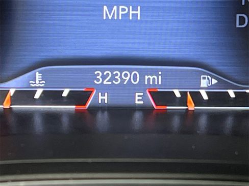 Used 2019 Jeep Cherokee Limited w/ Luxury Group image 29