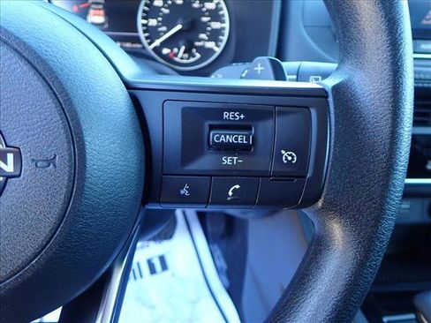 Used 2023 Nissan Rogue S image 14