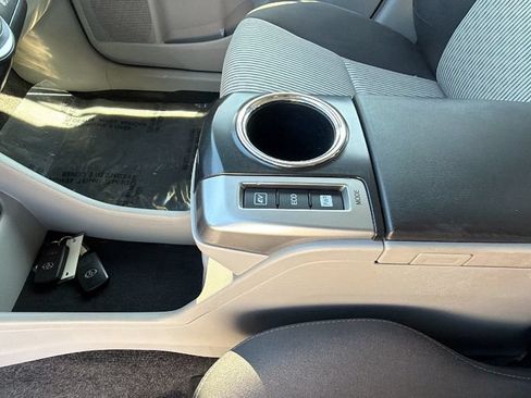 Used 2017 Toyota Prius V Two w/ Carpet Mat Package FWD image 13