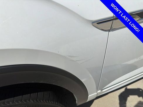 Used 2021 Volkswagen Atlas SEL R-Line FWD image 2