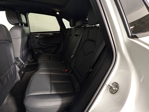 Certified 2023 Porsche Macan image 24