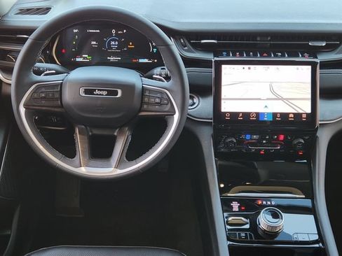 Certified 2023 Jeep Grand Cherokee 4WD 4xe w/ Luxury Tech Group II image 28