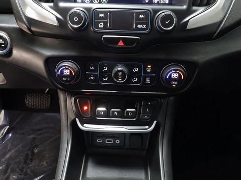 Used 2019 GMC Terrain SLE w/ Driver Convenience Package image 11