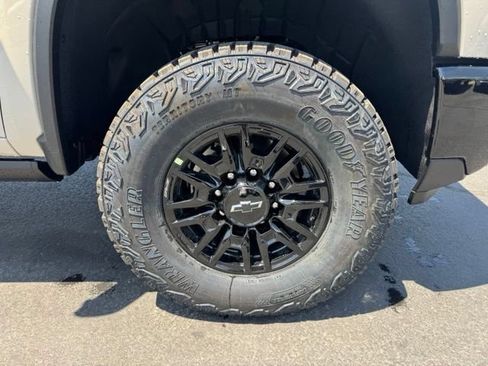 New 2026 Chevrolet Silverado 2500 ZR2 w/ LPO, Dark Essentials Package AWD/4WD image 10
