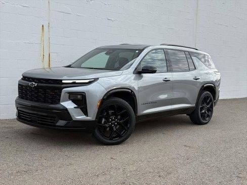 Used 2024 Chevrolet Traverse RS w/ LPO, Floor Liner Package image 1