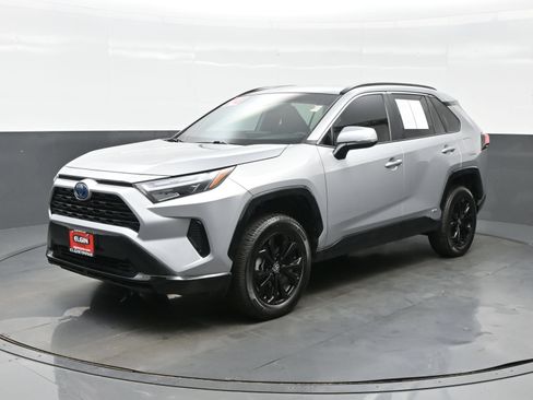 Used 2024 Toyota RAV4 SE AWD/4WD image 2