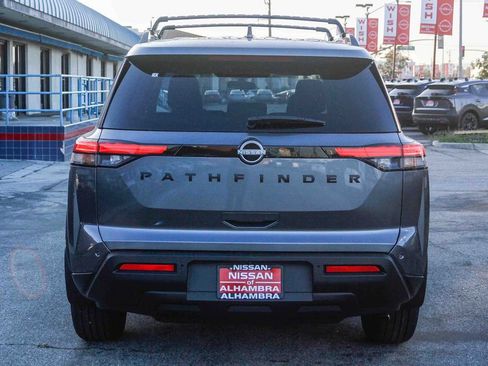 New 2025 Nissan Pathfinder SV w/ Black Appearance Package image 8
