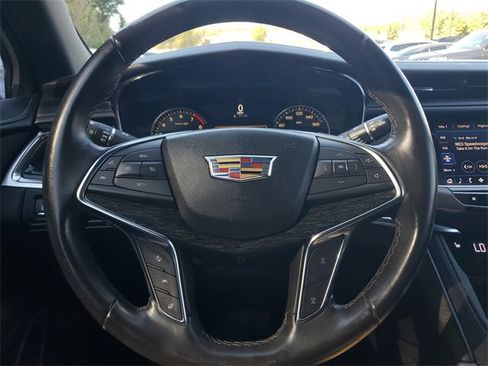 Used 2021 Cadillac XT5 Premium Luxury image 27