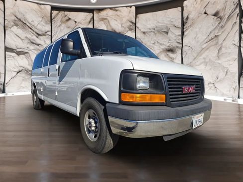 Used 2016 GMC Savana 3500 LS image 3