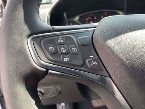 Used 2024 Chevrolet Equinox LT FWD image 9