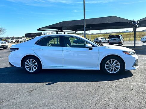 Used 2024 Toyota Camry LE image 9