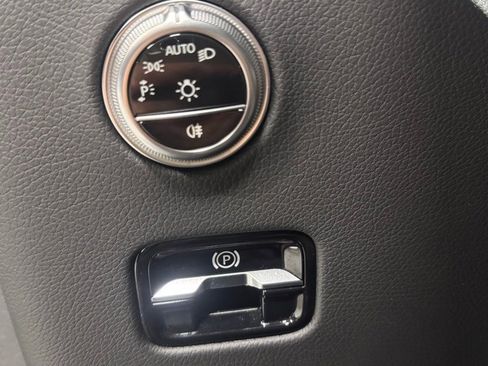 Used 2023 Mercedes-Benz GLC 300 4MATIC image 19