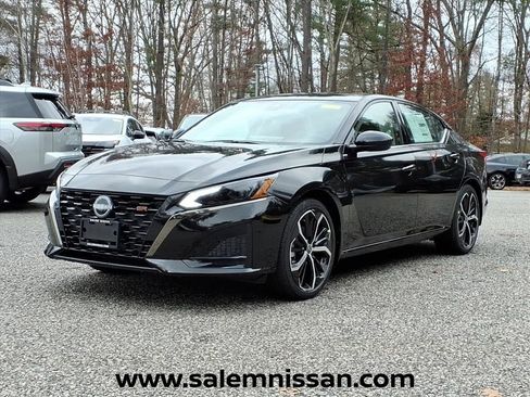 New 2025 Nissan Altima 2.5 SR w/ SR Premium Package image 3