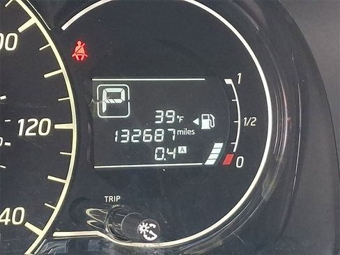 Used 2015 Nissan Versa Note SV image 18