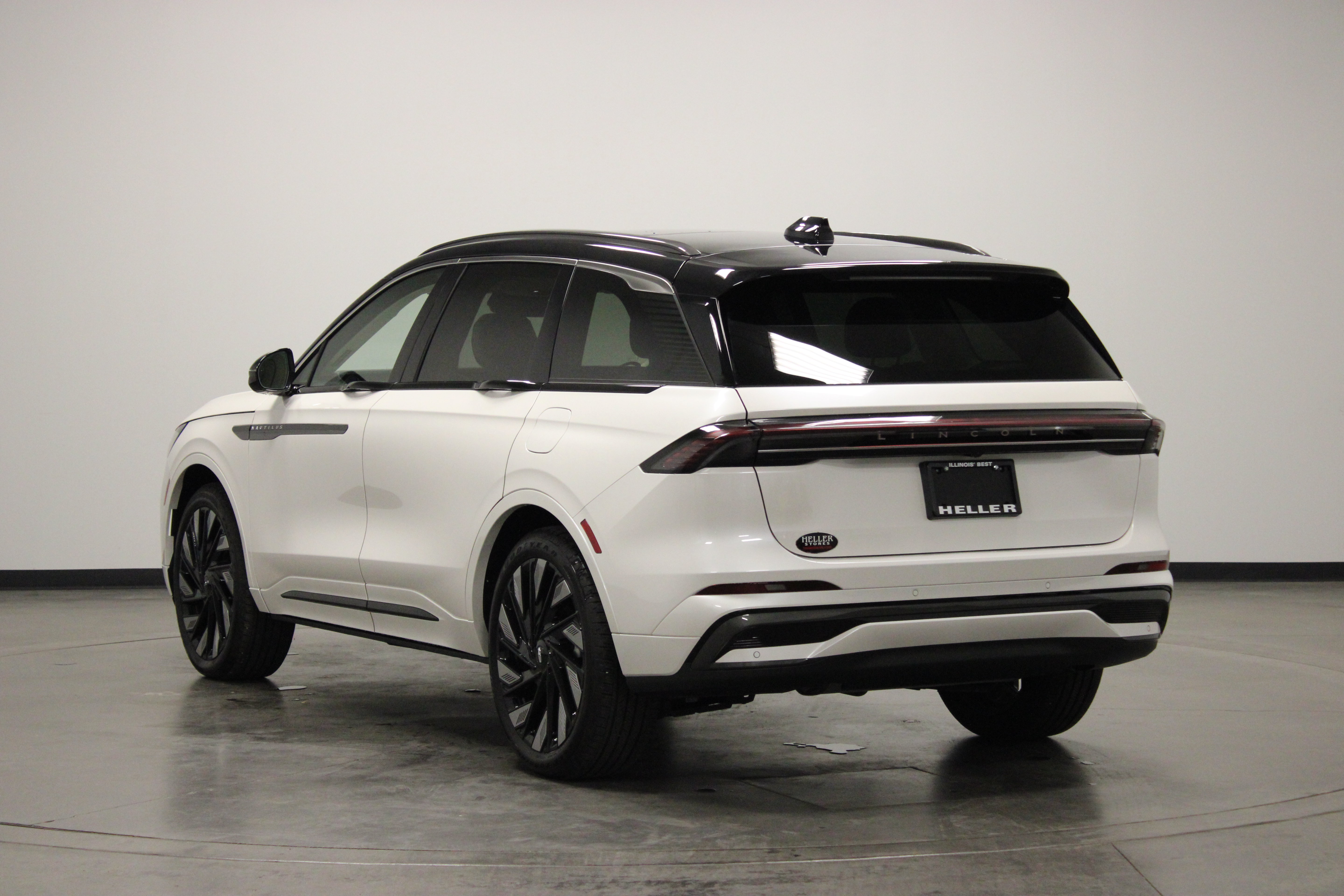 Used 2026 Lincoln Nautilus Black Label w/ Jet Appearance Package AWD/4WD image 6