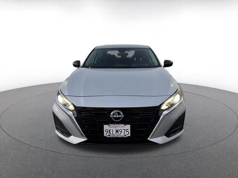 Used 2024 Nissan Altima 2.5 SV image 4