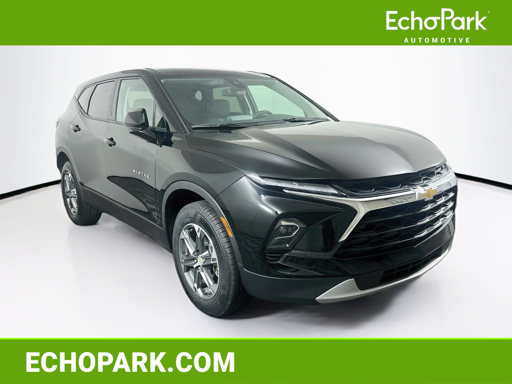 Used 2025 Chevrolet Blazer LT FWD image 1