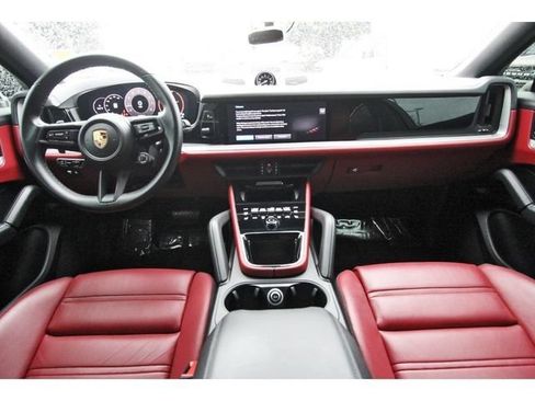 Used 2024 Porsche Cayenne Coupe AWD/4WD image 8