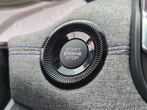 Certified 2024 Jeep Compass Sport image 28