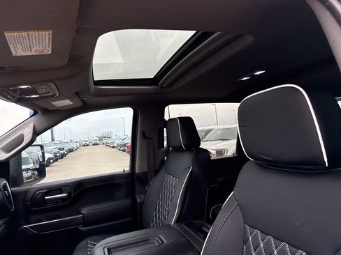 Used 2020 Chevrolet Silverado 3500 LTZ w/ LTZ Texas Edition image 16