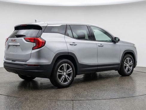 Used 2024 GMC Terrain SLE FWD image 9