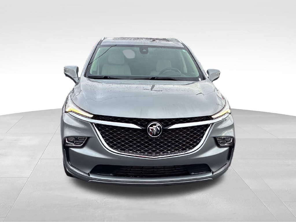 Used 2023 Buick Enclave Avenir w/ Avenir Technology Package AWD/4WD image 8