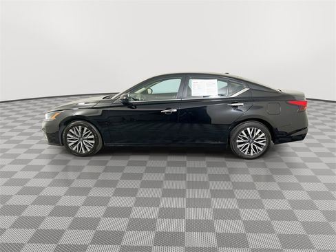 Used 2023 Nissan Altima 2.5 SV image 5