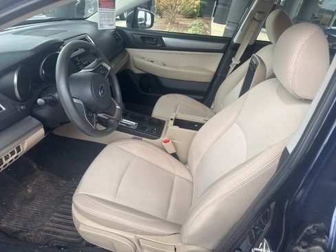 Used 2018 Subaru Outback 2.5i image 3