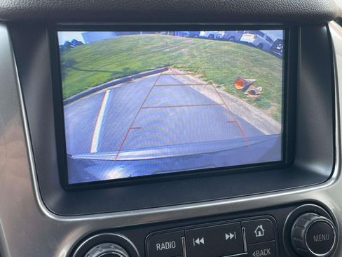 Used 2018 Chevrolet Suburban LT image 22