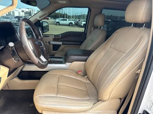 Used 2018 Ford F150 Lariat w/ Equipment Group 502A Luxury AWD/4WD image 16