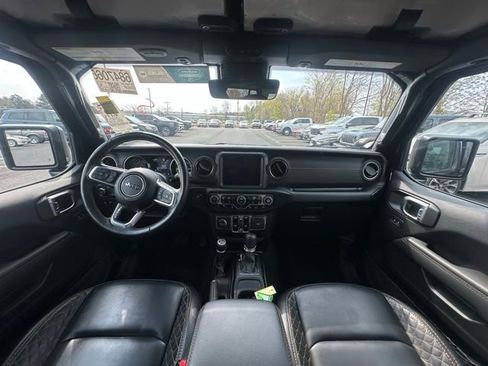 Used 2023 Jeep Wrangler Unlimited Sahara image 2
