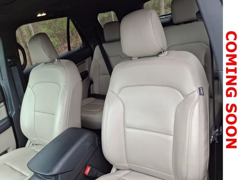 Used 2019 Ford Explorer XLT w/ Equipment Group 202A image 12