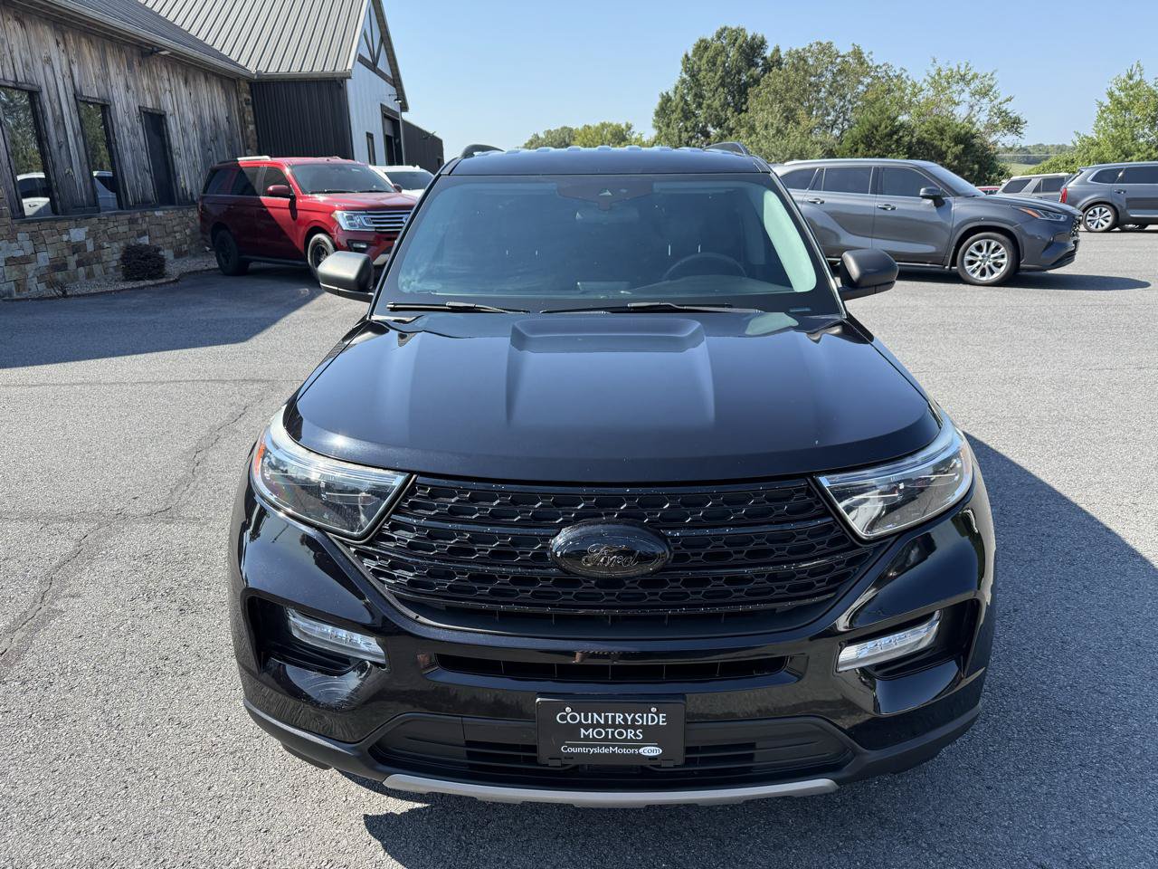 Used 2021 Ford Explorer XLT w/ Equipment Group 202A RWD image 10