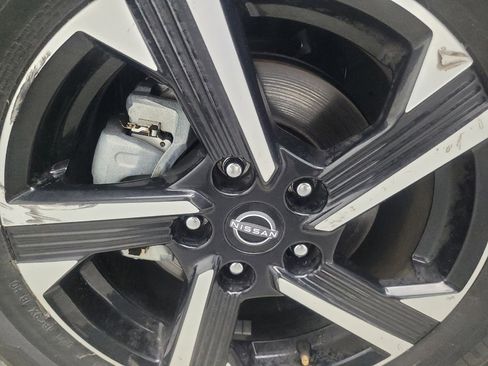 Used 2024 Nissan Sentra SV w/ Trunk Package image 31