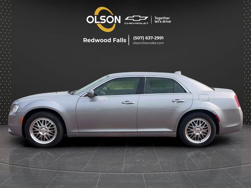 Used 2015 Chrysler 300 Limited w/ Driver Convenience Group AWD/4WD image 2