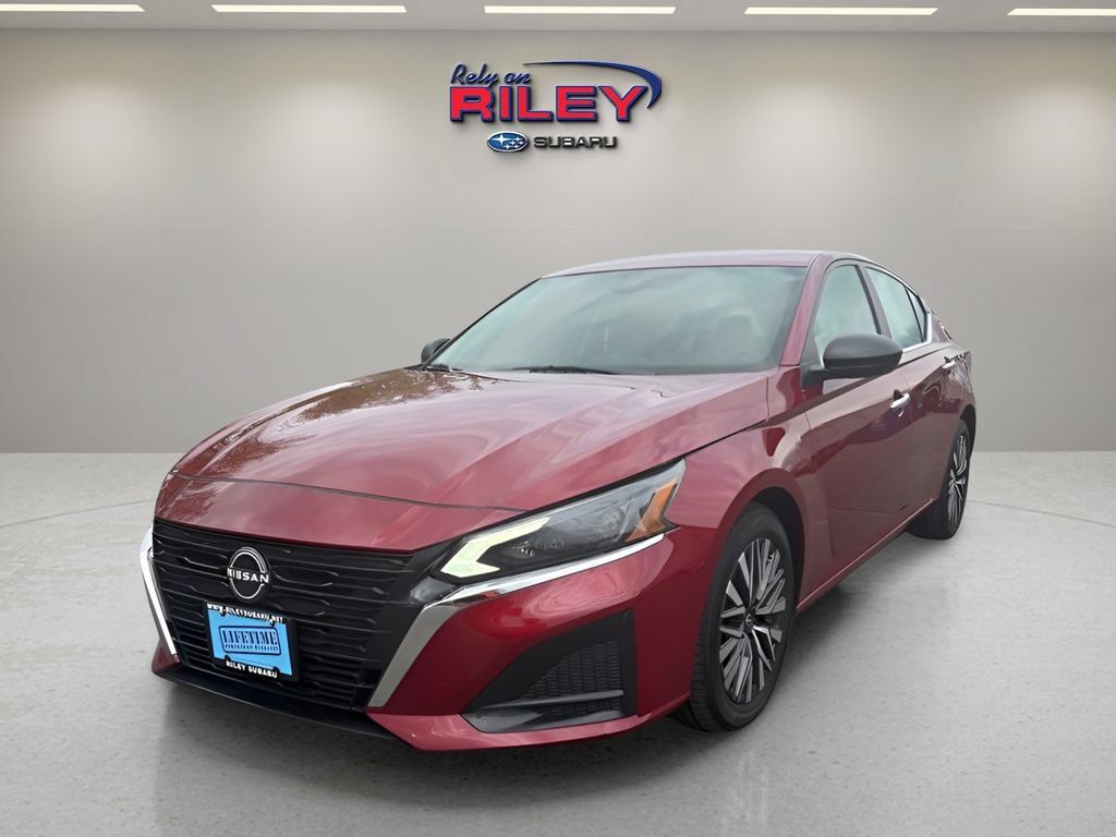 Used 2025 Nissan Altima 2.5 SV FWD image 6