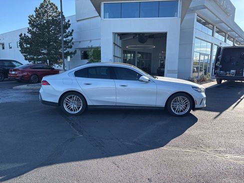 Used 2024 BMW 540i xDrive w/ Premium Package image 6