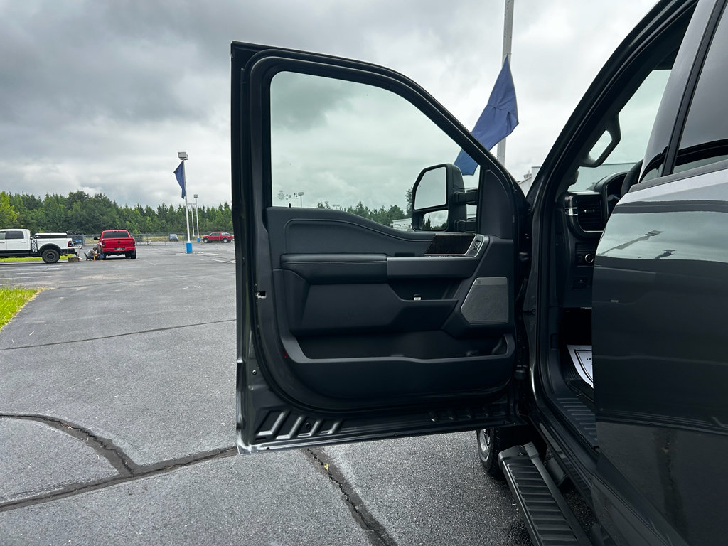 New 2026 Ford F350 Lariat w/ Black Appearance Package AWD/4WD image 18
