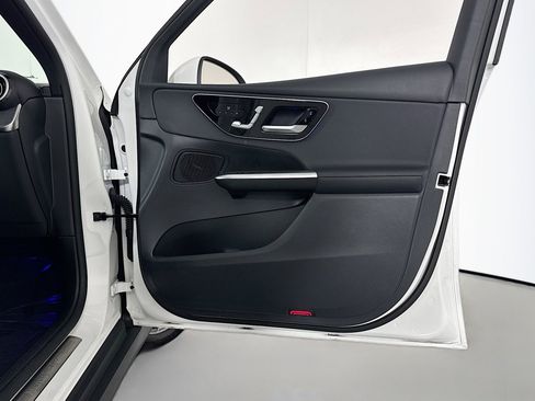 Certified 2025 Mercedes-Benz GLC 300 image 23